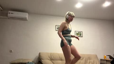 Snapshot of diegomiley chatting on 05.27.26 Lilit online show from 05.27.26