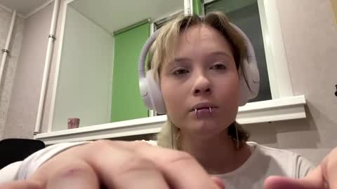 Snapshot of diegomiley chatting on 06.10.26 Lilit online show from 06.10.26
