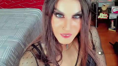 Snapshot of difiortiffany chatting on 12.31.24 difiortiffany online show from 12.31.24