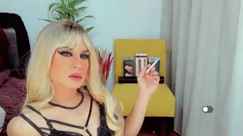 Snapshot of difiortiffany chatting on 02.11.25 difiortiffany online show from 02.11.25