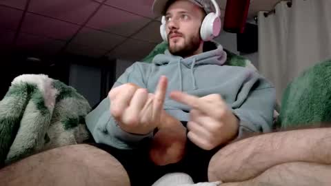 Snapshot of digbicknik chatting on 10.03.25 digbicknik online show from 10.03.25