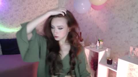 Hi im Alice 3 Im usualy online 03-10 or 17-21 UTC0 online show from 12.14.25