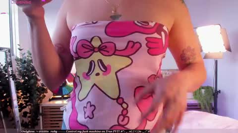 Snapshot of digitalkisses chatting on 05.11.26 Estef Ger online show from 05.11.26