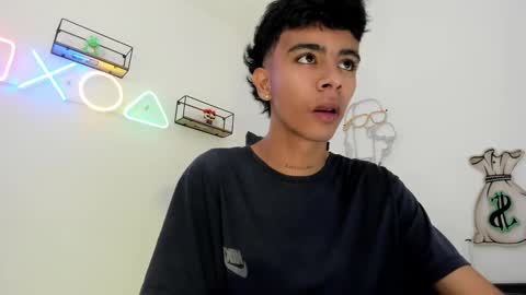 dikey_18 online show from 02.10.25