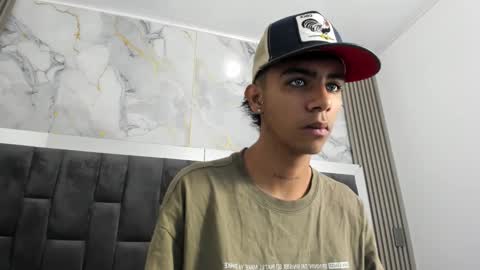 dikey_18 online show from 02.14.25