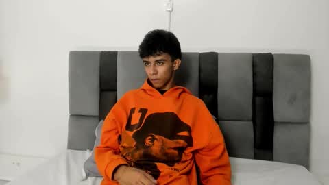 dikey_18 online show from 09.26.25