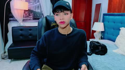 Snapshot of dilan_911 chatting on 05.17.26 DILAN online show from 05.17.26