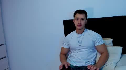 Snapshot of dilan_coy chatting on 01.17.25 Dilan Coy online show from 01.17.25