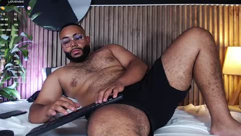 Snapshot of dilanjonnes chatting on 12.22.24 DilanJonnes online show from 12.22.24