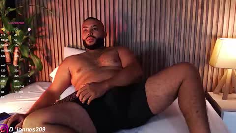 Snapshot of dilanjonnes chatting on 09.14.25 DilanJonnes online show from 09.14.25