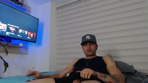 Snapshot of dilanxxx8888 chatting on 11.21.25 dilanxxx8888 online show from 11.21.25