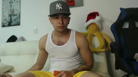 Snapshot of dilanxxx8888 chatting on 12.18.25 dilanxxx8888 online show from 12.18.25
