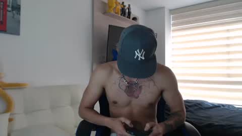 Snapshot of dilanxxx8888 chatting on 01.17.26 dilanxxx8888 online show from 01.17.26