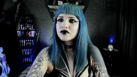 Snapshot of dimmuanddarkness chatting on 02.01.25 dimmuanddarkness online show from 02.01.25