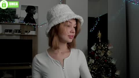 Snapshot of din_star chatting on 12.31.24 Dina online show from 12.31.24