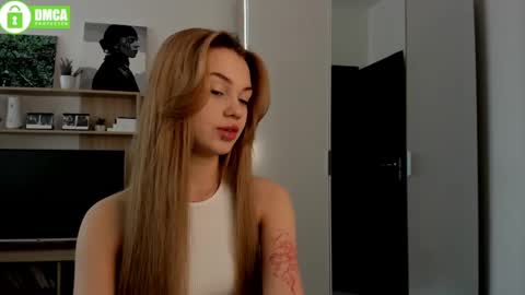 Snapshot of din_star chatting on 02.27.25 Dina online show from 02.27.25