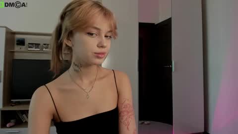 Snapshot of din_star chatting on 10.01.25 Dina online show from 10.01.25