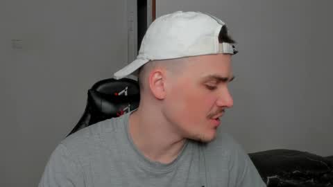 Hot DIN online show from 04.09.26