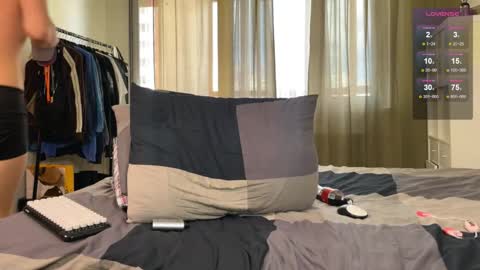 Snapshot of dinovichh chatting on 09.09.25 Vlad Dinovich online show from 09.09.25