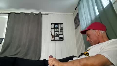 Snapshot of dirkdigglerofficial chatting on 01.16.26 dirkdigglerofficial online show from 01.16.26