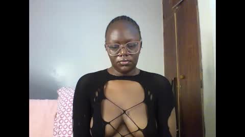 ELLE online show from 12.14.25