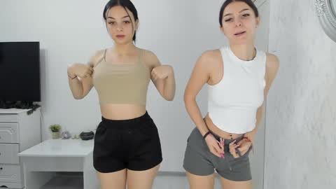 Snapshot of dirtygirls99 chatting on 01.14.25 Gyna Josie online show from 01.14.25