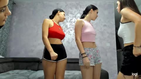 Snapshot of dirtygirls99 chatting on 10.18.25 Gyna Josie online show from 10.18.25