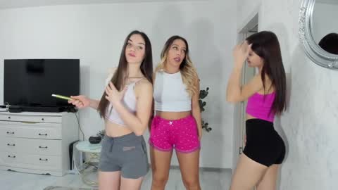 Snapshot of dirtygirls99 chatting on 02.11.26 Gyna Josie online show from 02.11.26