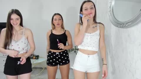 Snapshot of dirtygirls99 chatting on 02.15.26 Gyna Josie online show from 02.15.26