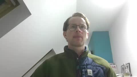 Snapshot of discovery_99 chatting on 12.04.25 discovery_99 online show from 12.04.25