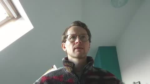 Snapshot of discovery_99 chatting on 12.05.25 discovery_99 online show from 12.05.25