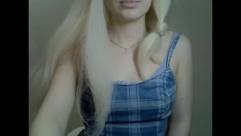 DitaMilton online show from 01.21.25