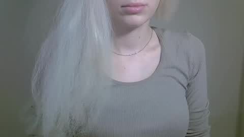 DitaMilton online show from 11.03.25