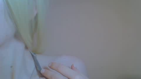 DitaMilton online show from 04.09.26