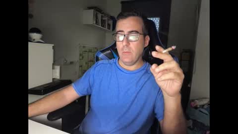 Snapshot of ditos_c chatting on 10.28.25 ditos_c online show from 10.28.25