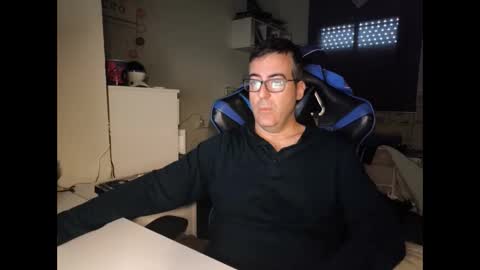 Snapshot of ditos_c chatting on 01.14.26 ditos_c online show from 01.14.26