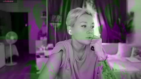 Snapshot of divine_kim chatting on 07.15.26 Miss Kim online show from 07.15.26