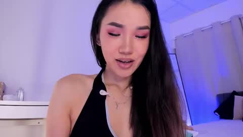 Snapshot of divine_madness chatting on 11.25.25 AKITA MEW MEW Follow online show from 11.25.25