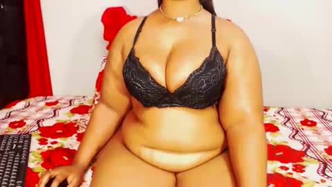 Snapshot of divinebooty93 chatting on 10.12.25 divinebooty93 online show from 10.12.25