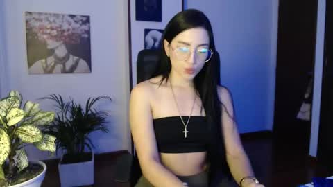 Snapshot of divineisis chatting on 10.30.25 Hera online show from 10.30.25