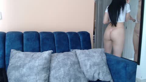 Snapshot of divineisis chatting on 04.27.26 Hera online show from 04.27.26