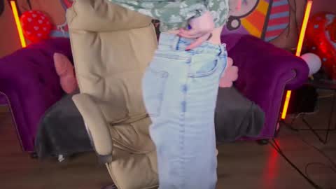 DivineJasss online show from 03.04.25