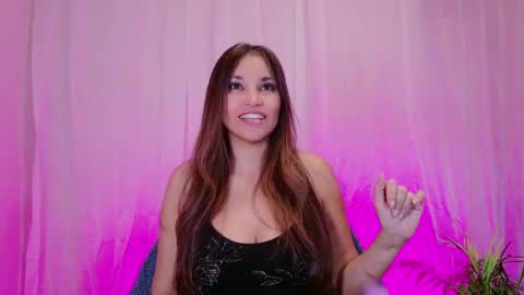 DivineLynn online show from 01.19.25