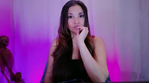 DivineLynn online show from 02.03.25