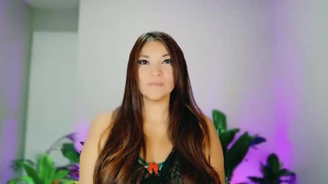 DivineLynn online show from 11.16.25