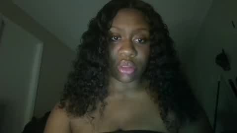 Snapshot of divinitysdesires chatting on 05.29.26 divinitysdesires online show from 05.29.26