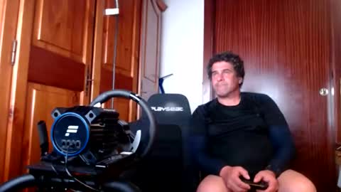 Snapshot of divitimido chatting on 12.04.25 divitimido online show from 12.04.25