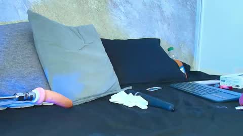 Sofia  online show from 10.28.25