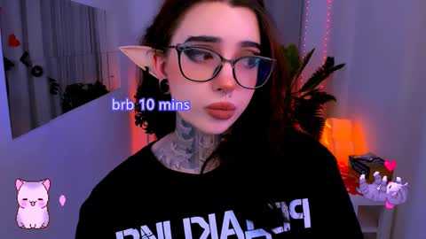 dixipixi_ online show from 02.15.25