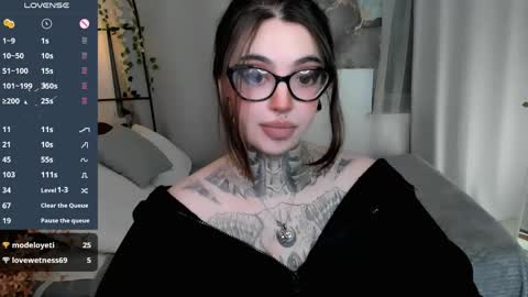 Snapshot of dixipixi_ chatting on 04.23.26 dixipixi_ online show from 04.23.26
